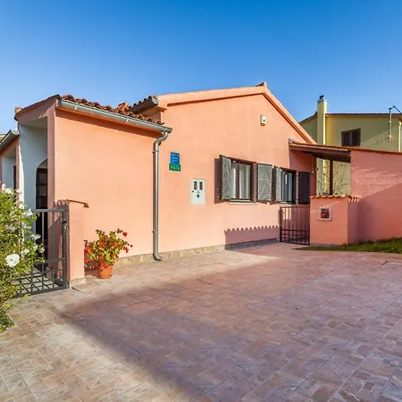 Holiday home Nicely Decorated House Katarina By The Sea Fazana